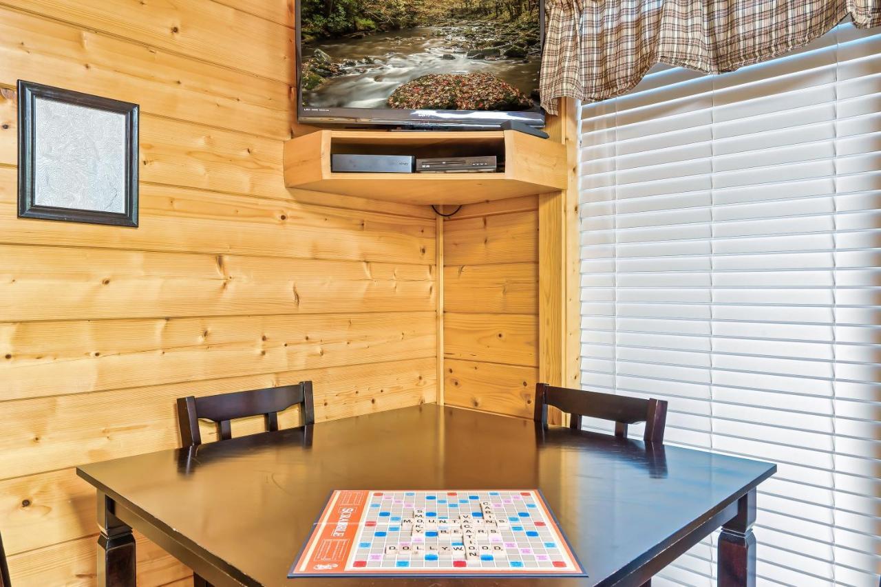Cozy Log Cabin!! In Heart Of Pf & Close To The Smokies Pigeon Forge Zewnętrze zdjęcie