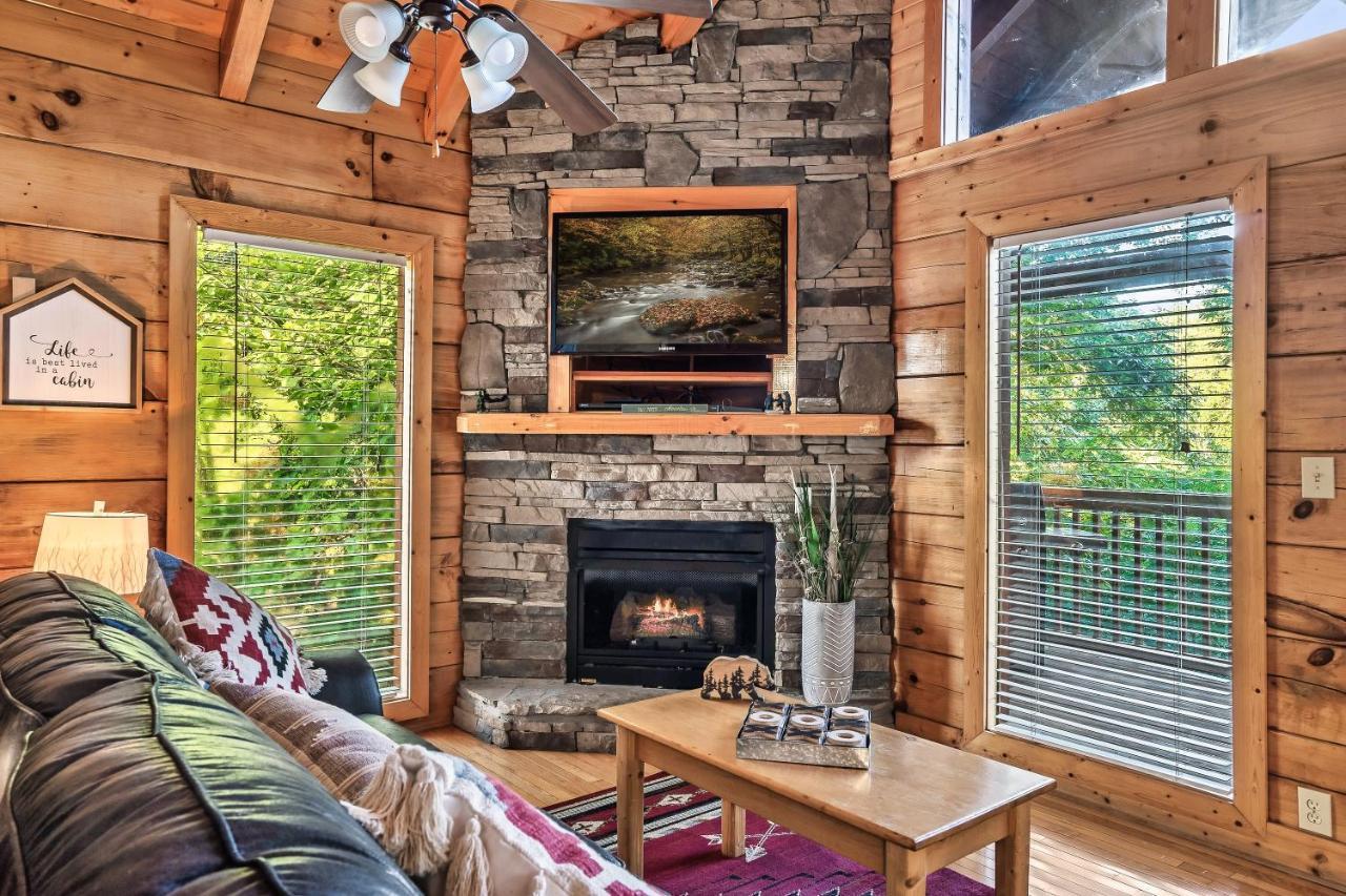 Cozy Log Cabin!! In Heart Of Pf & Close To The Smokies Pigeon Forge Zewnętrze zdjęcie